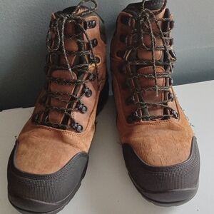 Duluth Trading Co Mens Mid Hiking Boots Waterproof Vibram Brown Leather Hard Toe